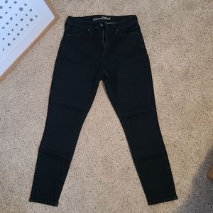 Universal Thread high rise